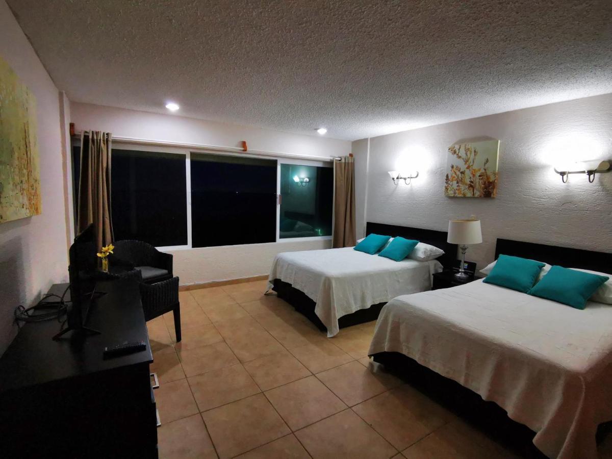 Brisas Beachfront Studios In Hotel Zone Cancún Exteriér fotografie