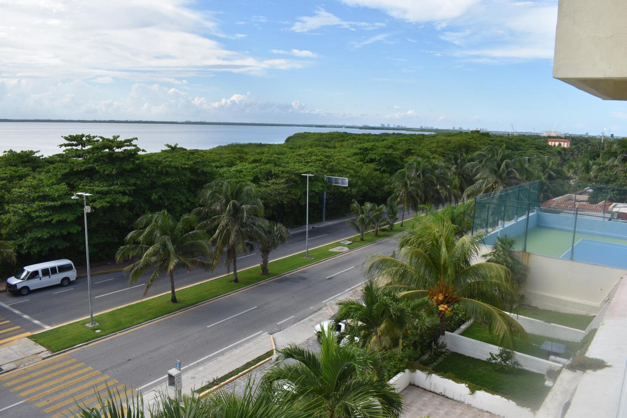 Brisas Beachfront Studios In Hotel Zone Cancún Pokoj fotografie